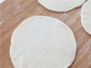 梅干菜豆腐豇豆饼步骤2