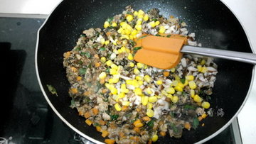 梅干菜糯米烧麦的做法步骤4