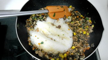 梅干菜糯米烧麦的做法步骤5