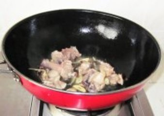 仔姜鸭的做法步骤5