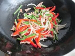 辣椒炒肉丝的做法步骤11