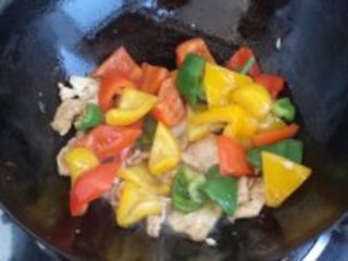 鸡肉炒彩椒的做法步骤8