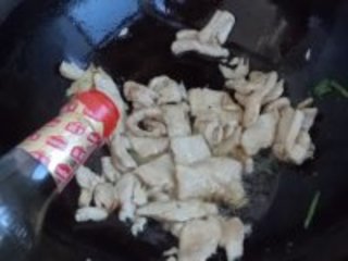 鸡肉炒彩椒的做法步骤7