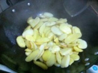 红烧土豆的做法步骤6