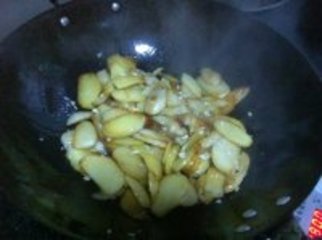 红烧土豆的做法步骤11