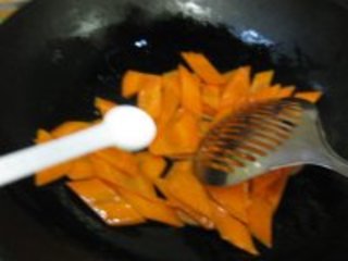 胡萝卜炒猪肝的做法步骤6