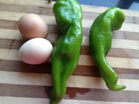 尖椒炒鸡蛋的做法步骤1