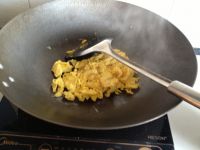 尖椒炒鸡蛋的做法步骤3