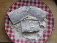 糖醋带鱼的做法步骤3