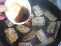 糖醋带鱼的做法步骤7