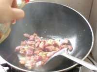 双椒炒腊鸭腿的做法步骤8