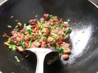 双椒炒腊鸭腿的做法步骤11