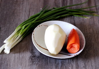 洋芋擦擦的做法步骤1