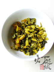 雪菜蚕豆烧黄鱼步骤3