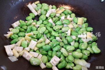 春笋炒蚕豆步骤4