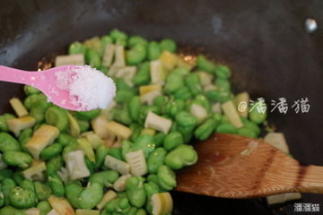 春笋炒蚕豆步骤5