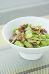 榨菜肉片炒蚕豆