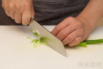 韩风泡菜锅贴步骤8