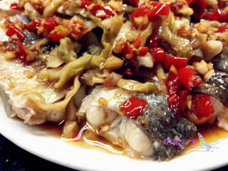 榨菜蒸鱼腩的做法