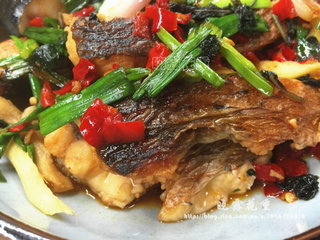 紫苏剁椒煎鱼腩