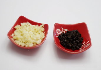 紫薯蒸排骨的做法步骤4