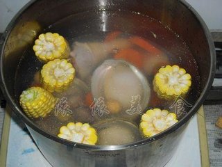 老母鸡鲍鱼玉米汤6