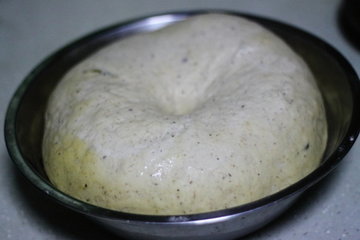 石斛南瓜红枣花卷的做法步骤1