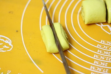 南瓜椒盐花卷的做法步骤7