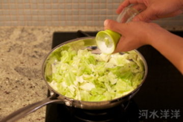 手撕卷菜心步骤8