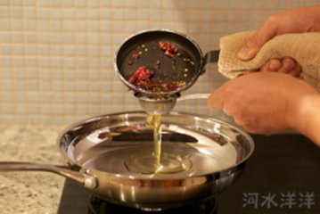 手撕卷菜心步骤5