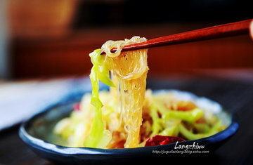 卷心菜炒粉丝的做法