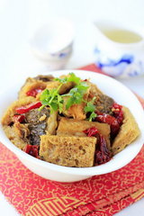 面筋焖鱼