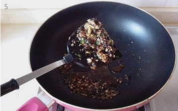 豉汁蒸鲶鱼步骤7