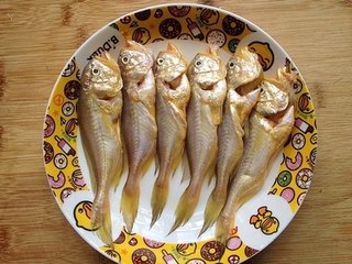 椒盐小黄鱼步骤2