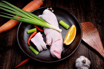 胭脂菜为什么能与猪蹄或母鸡同吃1