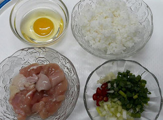 蒜香鸡肉黄金蛋炒饭1