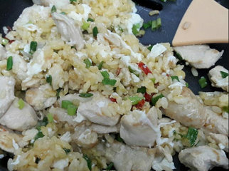 蒜香鸡肉黄金蛋炒饭9