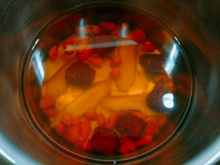 红枣枸杞洋蔘汤1