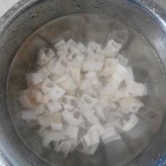 藕丁炒肉的做法图文步骤讲解2