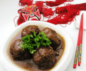 四喜丸子（红烧狮子头）