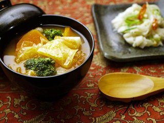 秋冬必备暖身汤，暖暖的，味道鲜美，喝起来上瘾3