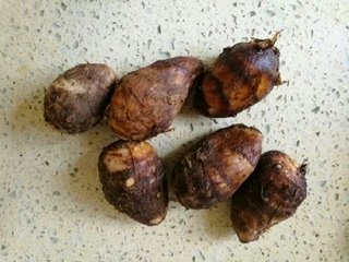 秋季吃芋头，胜过“乌发剂”，还可以健牙护齿3