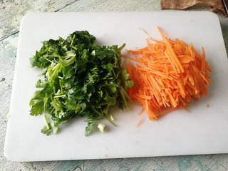 东北大嫂做“花咸菜”只用放盐就可以，两天就能吃，吃了赞不绝口3