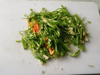 东北大嫂做“花咸菜”只用放盐就可以，两天就能吃，吃了赞不绝口5