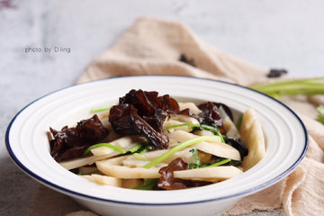 此菜爽脆滑口，女人常吃可益气补血，不想当黄脸婆的千万别放过2