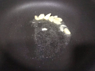 此菜爽脆滑口，女人常吃可益气补血，不想当黄脸婆的千万别放过6