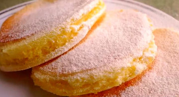 一盒牛奶两个鸡蛋，3分钟学会蛋奶酥做法，香甜蓬松比蛋糕还好吃7