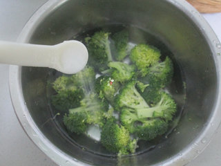 天气寒冷，给孩子做热乎乎一碗早餐，一上午精力充足！4