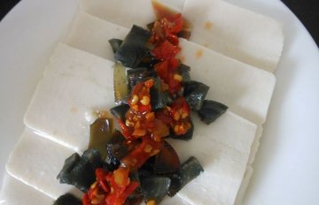 皮蛋豆腐的做法6