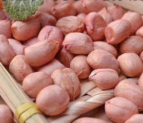 每天吃花生，提高免疫力，但注意这3种花生吃法反而会“养病”1